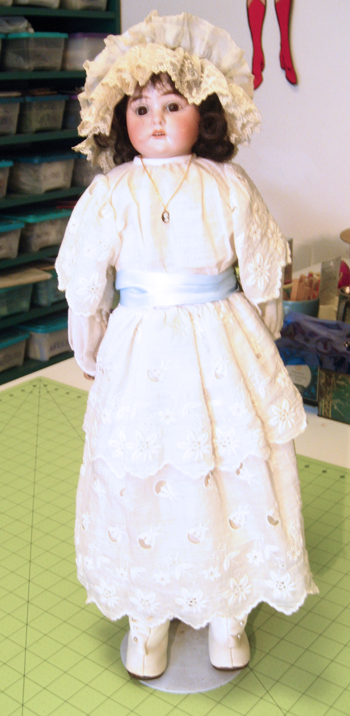 repairing porcelain dolls